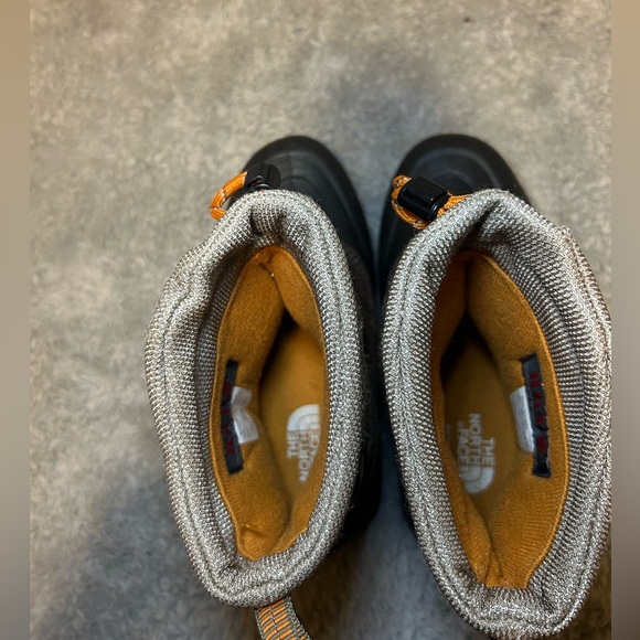 NEW The North Face 200 gr Insulation Waterproof Slip On Boots Boys, Size 3 - Picture 8 of 15
